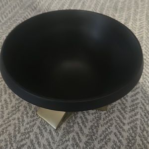 12” wooden bowl with metal legs, black / gold legs